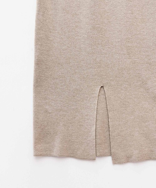 SAISON DE PAPILLON（セゾンドパピヨン）の「レディース チョーカーネックニットロングワンピース マキシ丈 きれいめ（ワンピース・レディース・ブラック/グレー/ベージュ・M/L）」の4枚目の写真