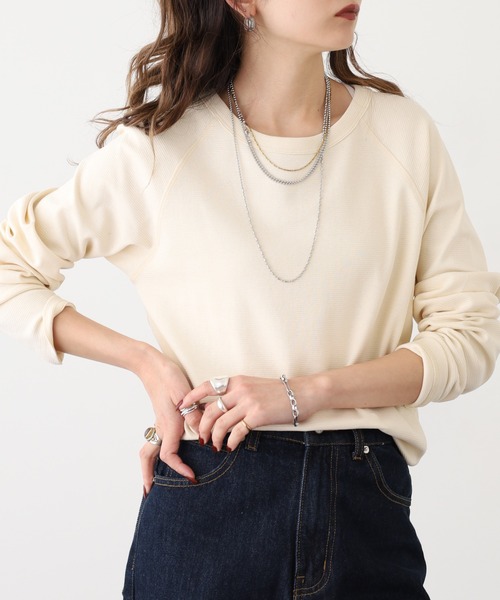 OMNES（オムネス）の「ストレッチジャガード　クルーネック長袖Tシャツ（Tシャツ/カットソー・レディース・ブルー/ブルーグレー/ベージュ/スモークグレー/アイボリー系2/ベージュ系その他/ブラック×ベージュ/ホワイト/アイボリー系/ブラウン/ブラック/チャコール・WOMENS M/WOMENS L）」の12枚目の写真