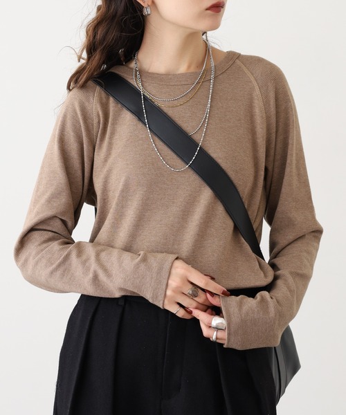 OMNES（オムネス）の「ストレッチジャガード　クルーネック長袖Tシャツ（Tシャツ/カットソー・レディース・ブルー/ブルーグレー/ベージュ/スモークグレー/アイボリー系2/ベージュ系その他/ブラック×ベージュ/ホワイト/アイボリー系/ブラウン/ブラック/チャコール・WOMENS M/WOMENS L）」の9枚目の写真