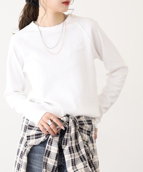 OMNES（オムネス）の「ストレッチジャガード　クルーネック長袖Tシャツ（Tシャツ/カットソー・レディース・ブルー/ブルーグレー/ベージュ/スモークグレー/アイボリー系2/ベージュ系その他/ブラック×ベージュ/ホワイト/アイボリー系/ブラウン/ブラック/チャコール・WOMENS M/WOMENS L）」の18枚目の写真