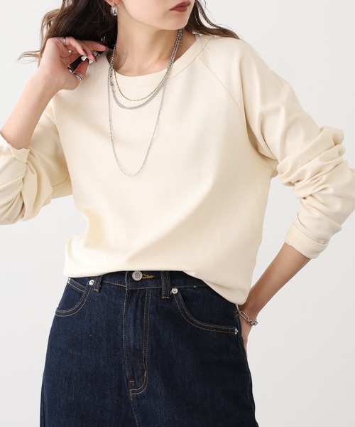 OMNES（オムネス）の「ストレッチジャガード　クルーネック長袖Tシャツ（Tシャツ/カットソー・レディース・ブルー/ブルーグレー/ベージュ/スモークグレー/アイボリー系2/ベージュ系その他/ブラック×ベージュ/ホワイト/アイボリー系/ブラウン/ブラック/チャコール・WOMENS M/WOMENS L）」の15枚目の写真