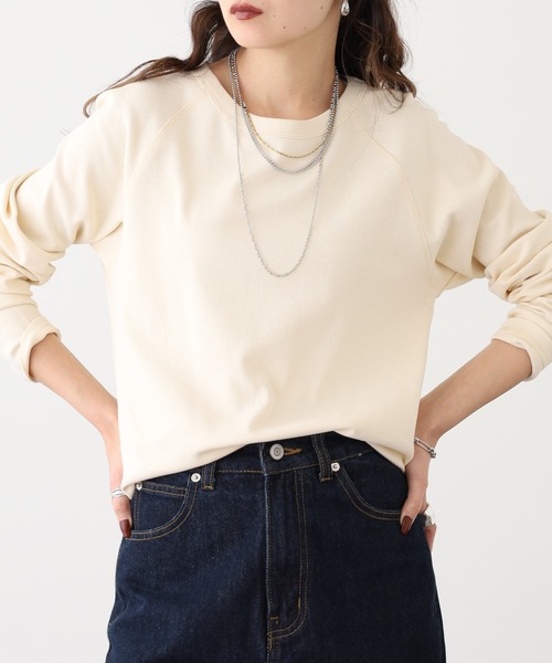 OMNES（オムネス）の「ストレッチジャガード　クルーネック長袖Tシャツ（Tシャツ/カットソー・レディース・ブルー/ブルーグレー/ベージュ/スモークグレー/アイボリー系2/ベージュ系その他/ブラック×ベージュ/ホワイト/アイボリー系/ブラウン/ブラック/チャコール・WOMENS M/WOMENS L）」の16枚目の写真