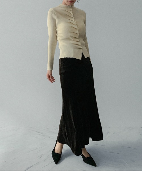 on:nue（オンニュ）の「【on:nue】[サイズ展開あり] 切り替えベロアマーメイドロングスカート（スカート・レディース・ブラック/ブラウン・MEDIUM/LARGE）」の12枚目の写真