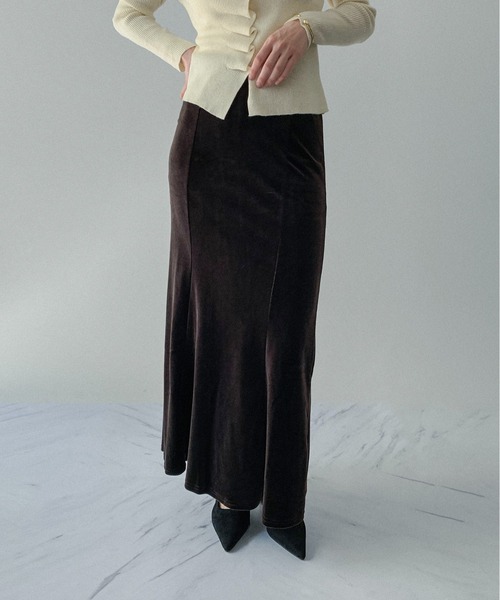 on:nue（オンニュ）の「【on:nue】[サイズ展開あり] 切り替えベロアマーメイドロングスカート（スカート・レディース・ブラック/ブラウン・MEDIUM/LARGE）」の3枚目の写真