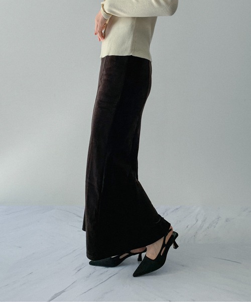 on:nue（オンニュ）の「【on:nue】[サイズ展開あり] 切り替えベロアマーメイドロングスカート（スカート・レディース・ブラック/ブラウン・MEDIUM/LARGE）」の6枚目の写真