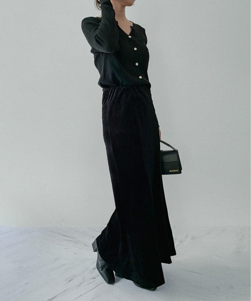 on:nue（オンニュ）の「【on:nue】[サイズ展開あり] 切り替えベロアマーメイドロングスカート（スカート・レディース・ブラック/ブラウン・MEDIUM/LARGE）」の21枚目の写真