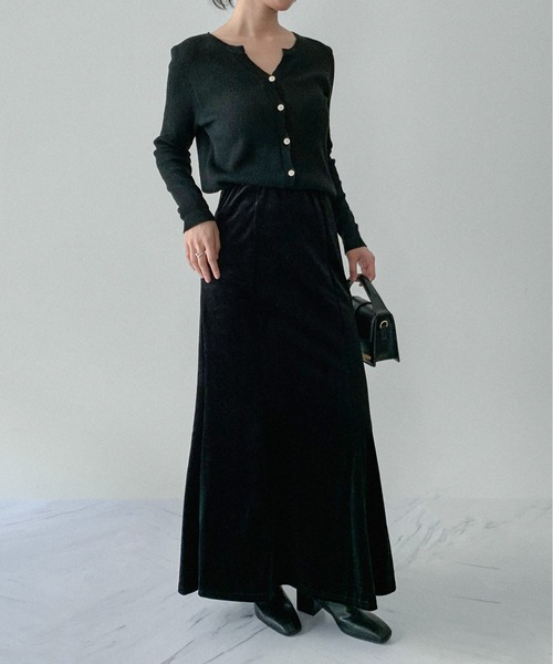 on:nue（オンニュ）の「【on:nue】[サイズ展開あり] 切り替えベロアマーメイドロングスカート（スカート・レディース・ブラック/ブラウン・MEDIUM/LARGE）」の22枚目の写真