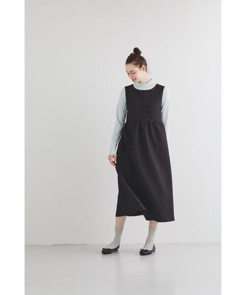To b. by agnes b.（トゥービーバイアニエスベー）の「フラワージャ
