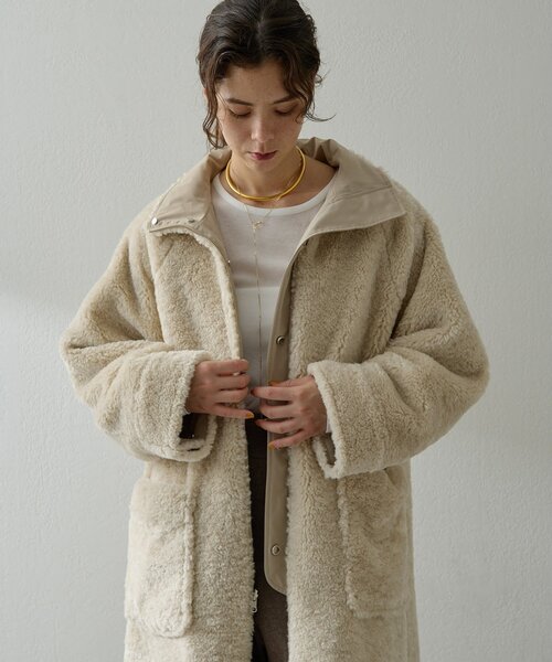 Whim Gazette(ウィムガゼット)の「リバーシブルボアコート(その他アウター・レディース・キャメル/ベージュ・FREE)」の21枚目の写真