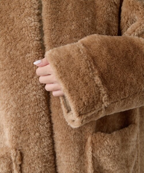 Whim Gazette(ウィムガゼット)の「リバーシブルボアコート(その他アウター・レディース・キャメル/ベージュ・FREE)」の11枚目の写真