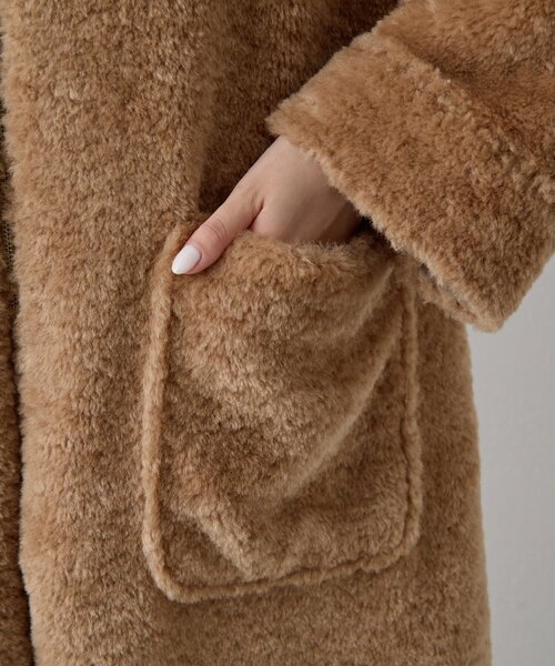 Whim Gazette(ウィムガゼット)の「リバーシブルボアコート(その他アウター・レディース・キャメル/ベージュ・FREE)」の12枚目の写真