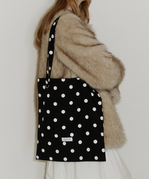GIUNON（ジウノン）の「key hook dot tote / キーフックドットトートバッグ（トートバッグ・レディース・ブラック/ホワイト・FREE）」の2枚目の写真