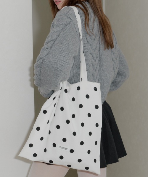 GIUNON（ジウノン）の「key hook dot tote / キーフックドットトートバッグ（トートバッグ・レディース・ブラック/ホワイト・FREE）」の4枚目の写真