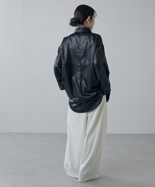 Lui's(ルイス)の「サテンレザーライクシャツ(シャツ/ブラウス・レディース・ライトグレー/ブラック・FREE)」の20枚目の写真