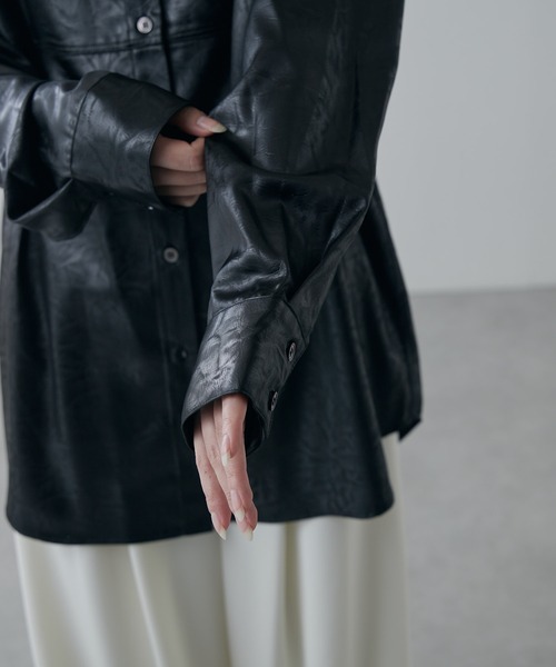 Lui's(ルイス)の「サテンレザーライクシャツ(シャツ/ブラウス・レディース・ライトグレー/ブラック・FREE)」の16枚目の写真