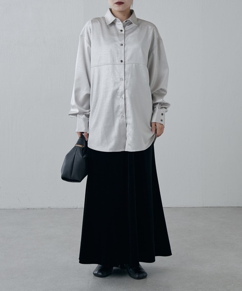 Lui's(ルイス)の「サテンレザーライクシャツ(シャツ/ブラウス・レディース・ライトグレー/ブラック・FREE)」の9枚目の写真