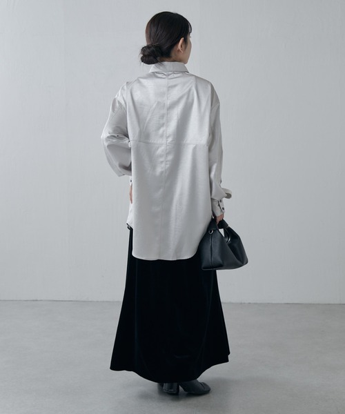 Lui's(ルイス)の「サテンレザーライクシャツ(シャツ/ブラウス・レディース・ライトグレー/ブラック・FREE)」の12枚目の写真