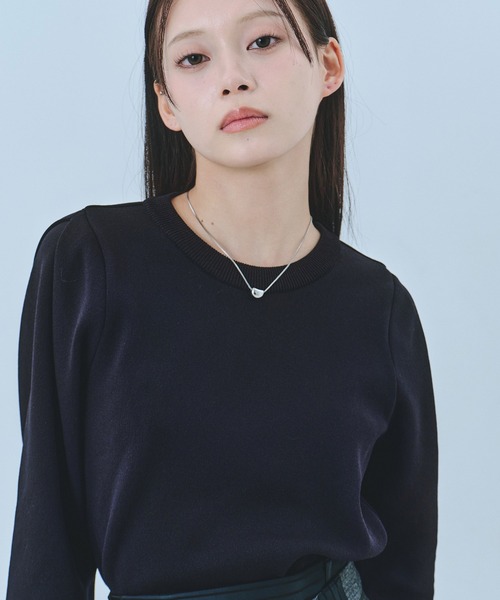 UNITED TOKYO(ユナイテッドトウキョウ)の「【残りわずか!】ショルダータックニットトップス|ウォッシャブル/オフィスカジュアル/ニット/春服(ニット/セーター・レディース・ブラウン/アイボリー/ブラック・FREE)」の2枚目の写真