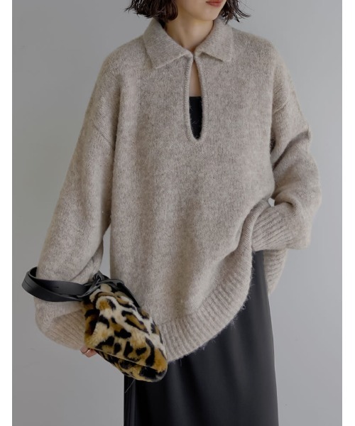 Re:EDIT（リエディ）の「[新色追加][2025AW COLLECTION]起毛ブークレニットホック付き2WAYトップス（ニット/セーター・レディース・ブルー/ベージュ/ブラック/チャコールグレー/アイボリー/ブラウン・LARGE/MEDIUM）」の5枚目の写真