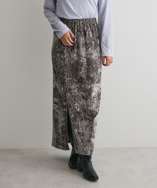 CRAFT STANDARD BOUTIQUE(クラフトスタンダードブティック)の「クラッシュベロアサイドスリットスカート(スカート・レディース・オフホワイト/グレー/ブラウン・FREE)」の3枚目の写真