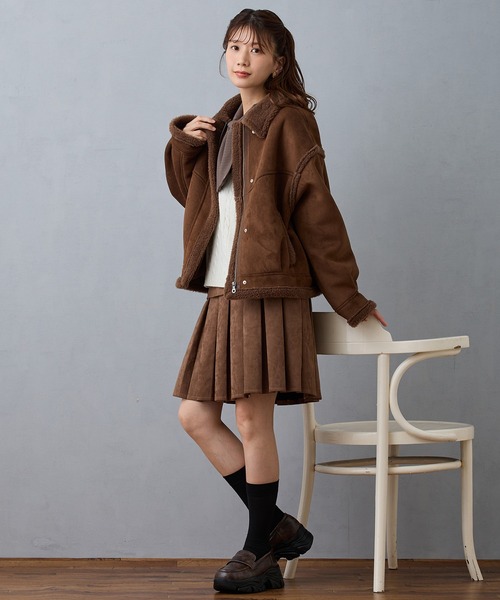 NICOLE CLUB(ニコル クラブ)の「フェイクムートンブルゾン(ブルゾン・レディース・ブラウン/チャコール/ベージュ・MEDIUM)」の6枚目の写真