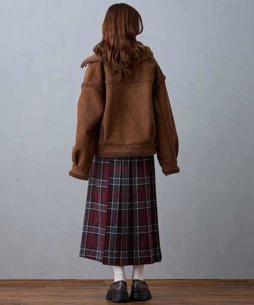 NICOLE CLUB(ニコル クラブ)の「フェイクムートンブルゾン(ブルゾン・レディース・ブラウン/チャコール/ベージュ・MEDIUM)」の8枚目の写真