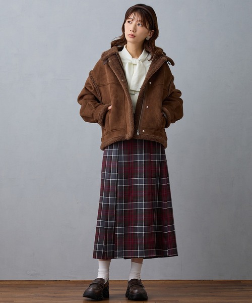 NICOLE CLUB(ニコル クラブ)の「フェイクムートンブルゾン(ブルゾン・レディース・ブラウン/チャコール/ベージュ・MEDIUM)」の9枚目の写真