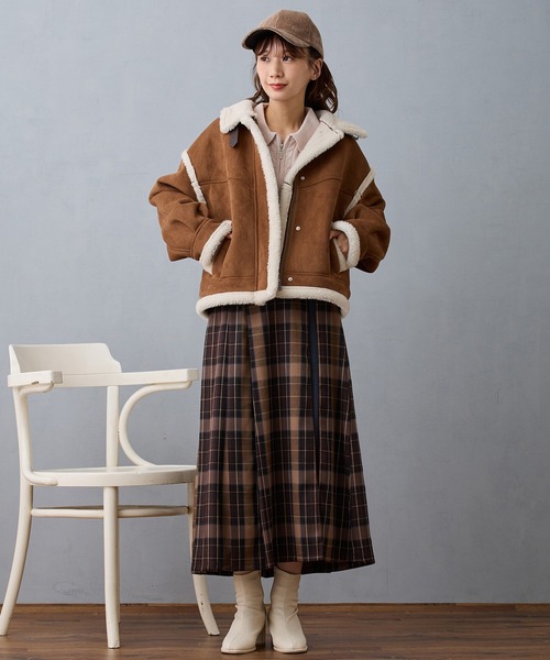 NICOLE CLUB(ニコル クラブ)の「フェイクムートンブルゾン(ブルゾン・レディース・ブラウン/チャコール/ベージュ・MEDIUM)」の15枚目の写真