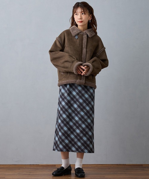 NICOLE CLUB(ニコル クラブ)の「フェイクムートンブルゾン(ブルゾン・レディース・ブラウン/チャコール/ベージュ・MEDIUM)」の20枚目の写真