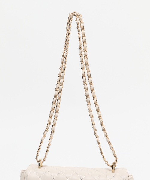 Andemiu（アンデミュウ）の「キルティングショルダー605845（ショルダーバッグ・レディース・ブラック/レッド/アイボリー・FREE）」の10枚目の写真