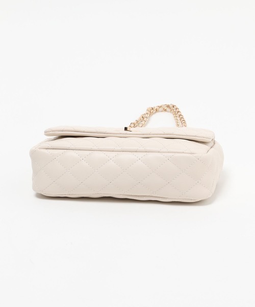 Andemiu（アンデミュウ）の「キルティングショルダー605845（ショルダーバッグ・レディース・ブラック/レッド/アイボリー・FREE）」の11枚目の写真