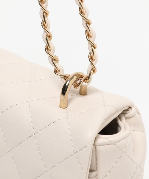 Andemiu（アンデミュウ）の「キルティングショルダー605845（ショルダーバッグ・レディース・ブラック/レッド/アイボリー・FREE）」の16枚目の写真