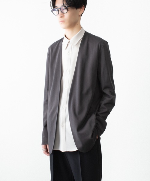 ATTACHMENT（アタッチメント）の「コットン ダブルフェイス カラーレスカーディガン / COTTON DOUBLE FACE COLLARLESS CARDIGAN（カーディガン/ボレロ・メンズ・ブラウン/ダークベージュ/ダークグレー/ブラック・3/2/1）」の2枚目の写真