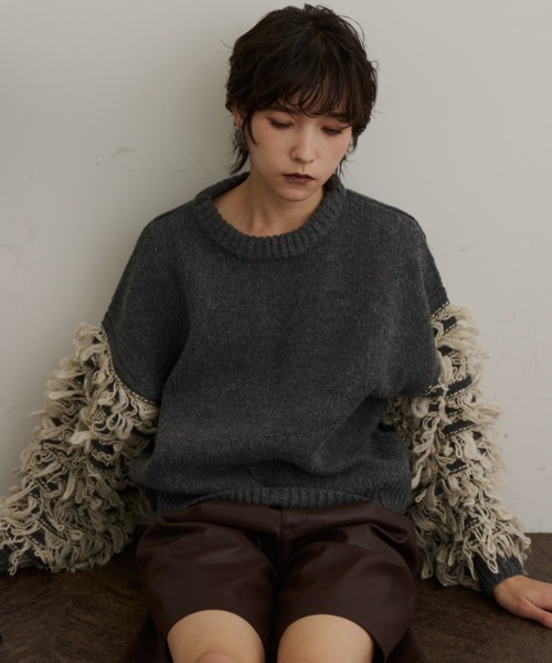 DFFUR.(ディフル)の「ウール混ループスリーブニットトップス(ニット/セーター・レディース・アイボリー/チャコールグレー・FREE)」の14枚目の写真