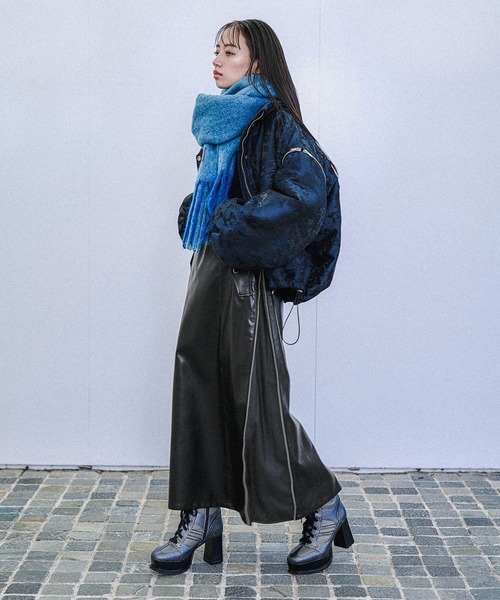 HARE(ハレ)の「フェイクレザーサイドジップナロースカート(HARE)(スカート・レディース・ブラック/ブラウン・FREE)」の5枚目の写真