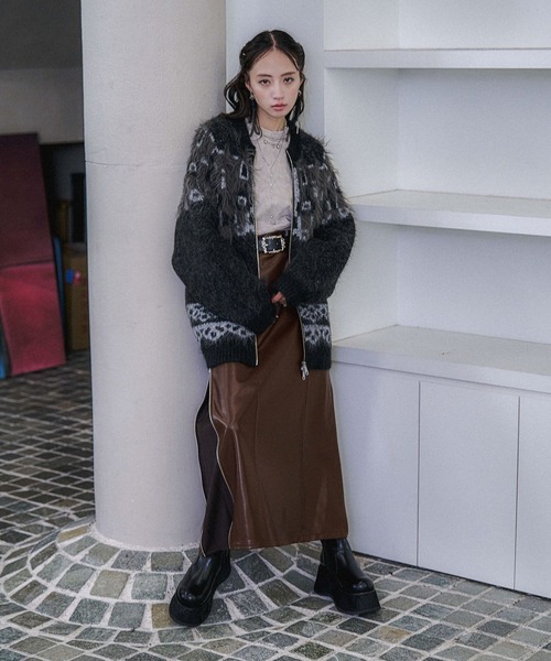 HARE(ハレ)の「フェイクレザーサイドジップナロースカート(HARE)(スカート・レディース・ブラック/ブラウン・FREE)」の6枚目の写真