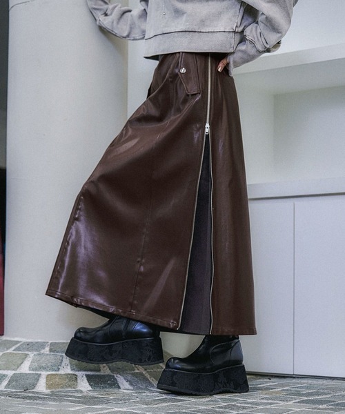 HARE(ハレ)の「フェイクレザーサイドジップナロースカート(HARE)(スカート・レディース・ブラック/ブラウン・FREE)」の12枚目の写真