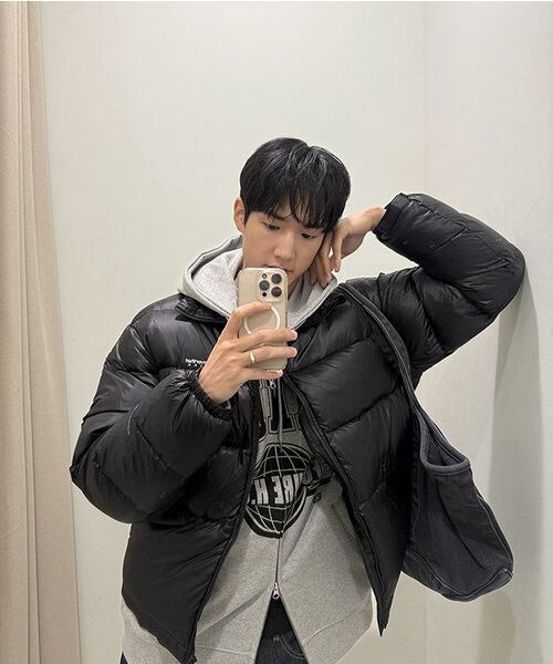 MUSINSA STANDARD（ムシンサスタンダード）の「リラックスドCRスcoopネック長袖Tシャツ[ブラック]（Tシャツ/カットソー・メンズ・その他・SMALL/MEDIUM/LARGE/X-LARGE/XX-LARGE/XXX-LARGE）」の6枚目の写真