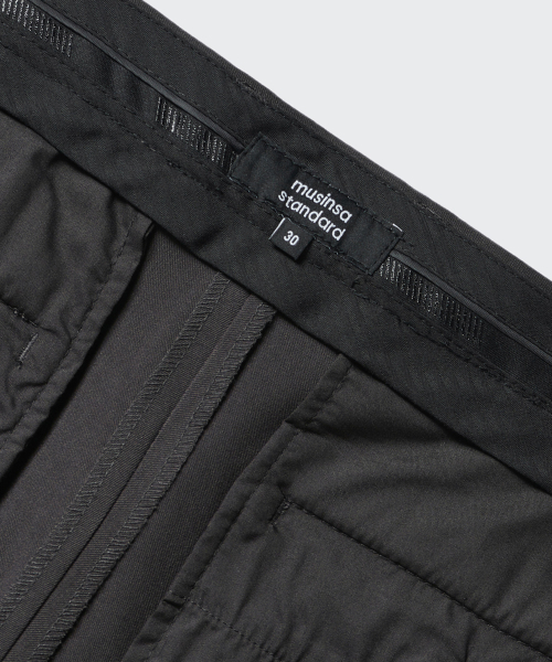 MUSINSA STANDARD（ムシンサスタンダード）の「テーパードヒドゥンバンディングクロップスラックス[ガンメタル]（スラックス・メンズ・その他・38/42/36/34/32/30/31/33/26/27/28/29/40）」の4枚目の写真