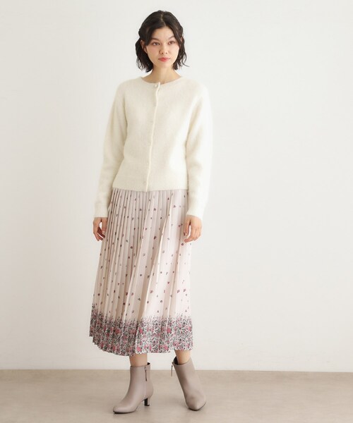 LAURA ASHLEY（ローラアシュレイ）の「【人気デザイン！アルパカ混／ビジュー付き】ニットカーディガン（カーディガン/ボレロ・レディース・サックスブルー/オフホワイト/ライトグレー/パープル/ネイビー・40/38）」の7枚目の写真