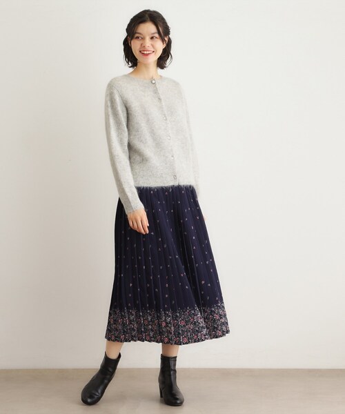 LAURA ASHLEY（ローラアシュレイ）の「【人気デザイン！アルパカ混／ビジュー付き】ニットカーディガン（カーディガン/ボレロ・レディース・サックスブルー/オフホワイト/ライトグレー/パープル/ネイビー・40/38）」の11枚目の写真