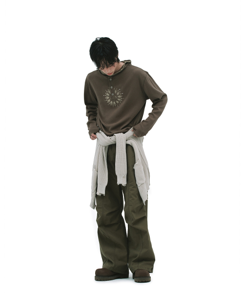 DEFGARMENTS（デフグラメンツ）の「WAFFLE HENLEY NECK HOODED [BROWN]（パーカー・レディース・その他・LARGE/SMALL）」の9枚目の写真