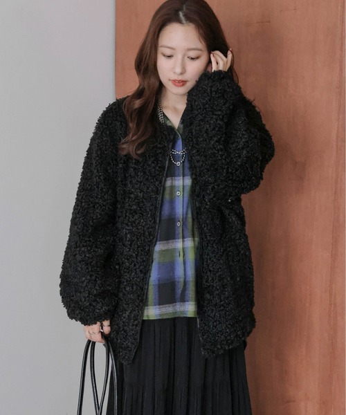 AMELY(エミリー)の「プードルファー ノーカラージャケット(ノーカラージャケット・レディース・ブラック/ベージュ/ホワイト/ブラウン・フリー)」の8枚目の写真