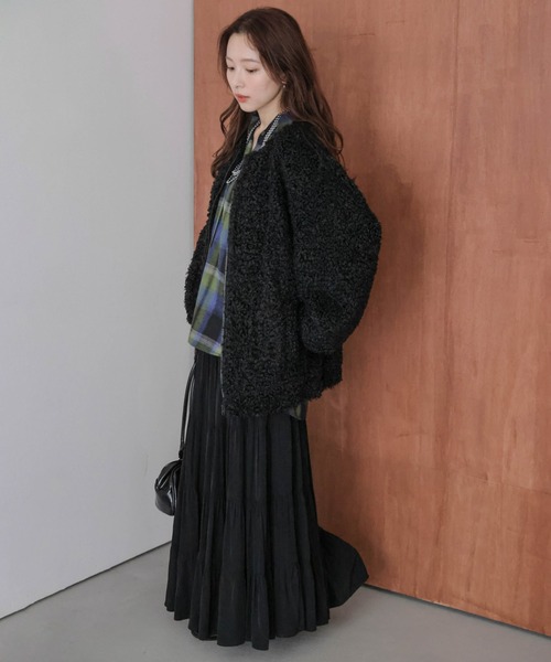 AMELY(エミリー)の「プードルファー ノーカラージャケット(ノーカラージャケット・レディース・ブラック/ベージュ/ホワイト/ブラウン・フリー)」の9枚目の写真