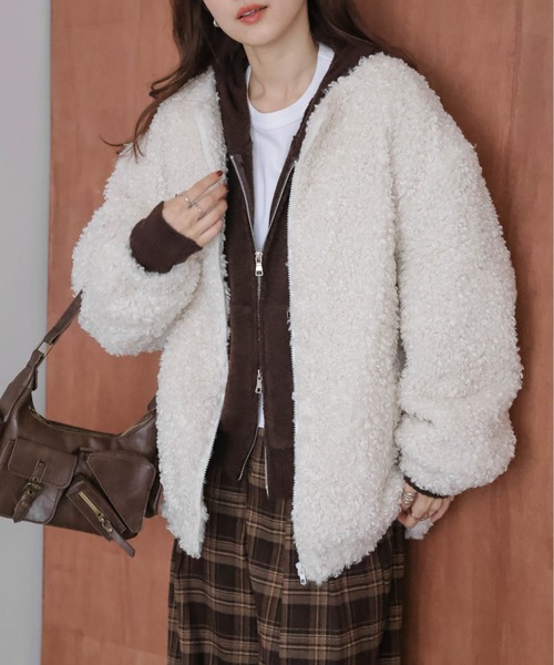 AMELY(エミリー)の「プードルファー ノーカラージャケット(ノーカラージャケット・レディース・ブラック/ベージュ/ホワイト/ブラウン・フリー)」の5枚目の写真
