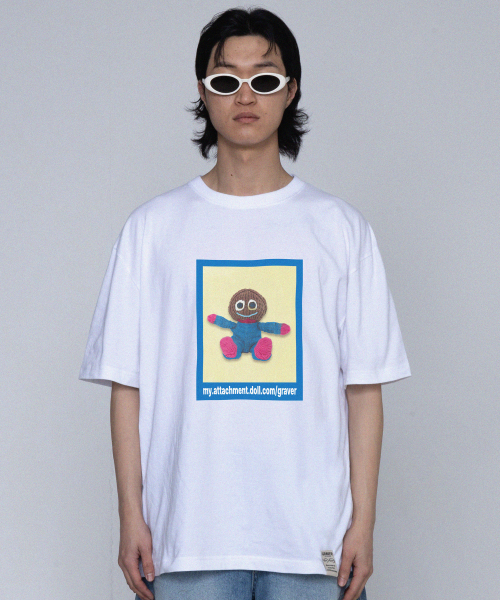 GRAVER（グレーバー）の「[ユニセックス]フールドール ブルーボックス 半袖Tシャツ_ホワイト（Tシャツ/カットソー・レディース・ホワイト・X-LARGE/SMALL/MEDIUM/LARGE）」の3枚目の写真