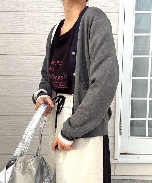 Q（キュー）の「バイカラーカーディガン（カーディガン/ボレロ・レディース・ブラック/ライトグレー・MEDIUM）」の14枚目の写真