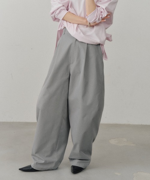 yae（ヤエ）の「Super wide curve pants / スーパーワイドカーブパンツ（その他パンツ・レディース・ネイビー/ライトグレー・38/36）」の2枚目の写真