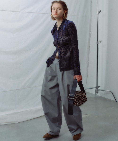 yae（ヤエ）の「Super wide curve pants / スーパーワイドカーブパンツ（その他パンツ・レディース・ネイビー/ライトグレー・38/36）」の16枚目の写真