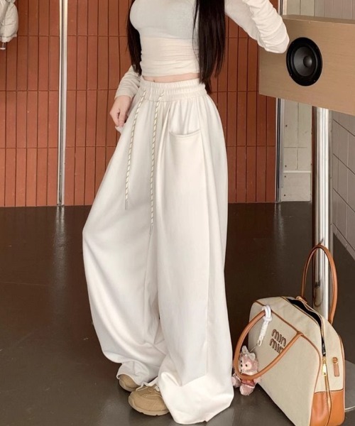 SallyLunn（サリーラン）の「ハイウエストワイドレッグパンツ（その他パンツ・レディース・ブラック/ネイビー/ブラック×ホワイト/ホワイト/グレー・LARGE/MEDIUM）」の2枚目の写真